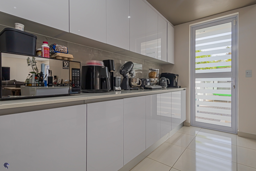 6 Bedroom Property for Sale in Country Club Western Cape